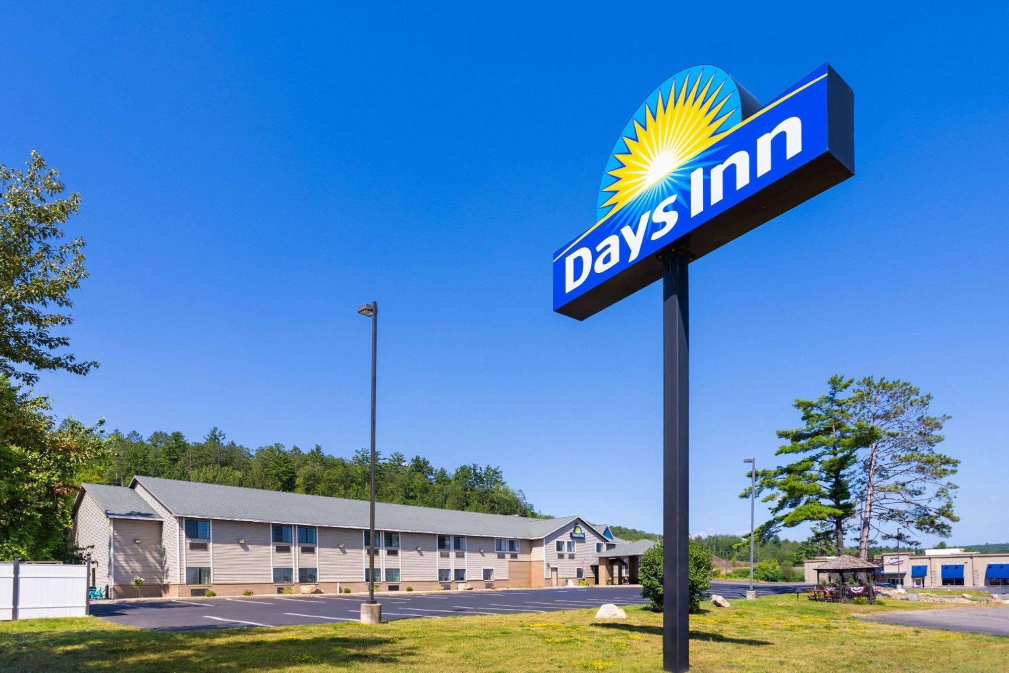 Days Inn By Wyndham Iron Mountain Exteriör bild